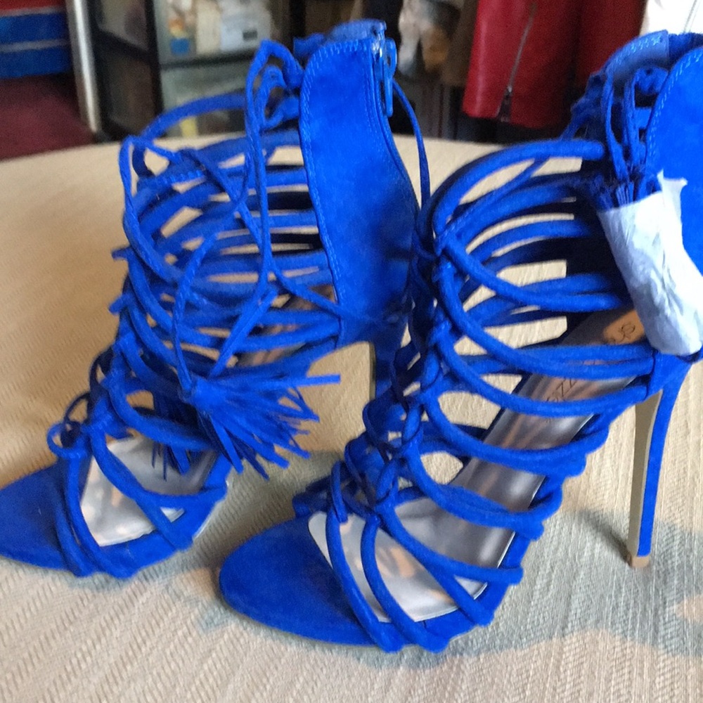 Shoes - Picture 3 of 3